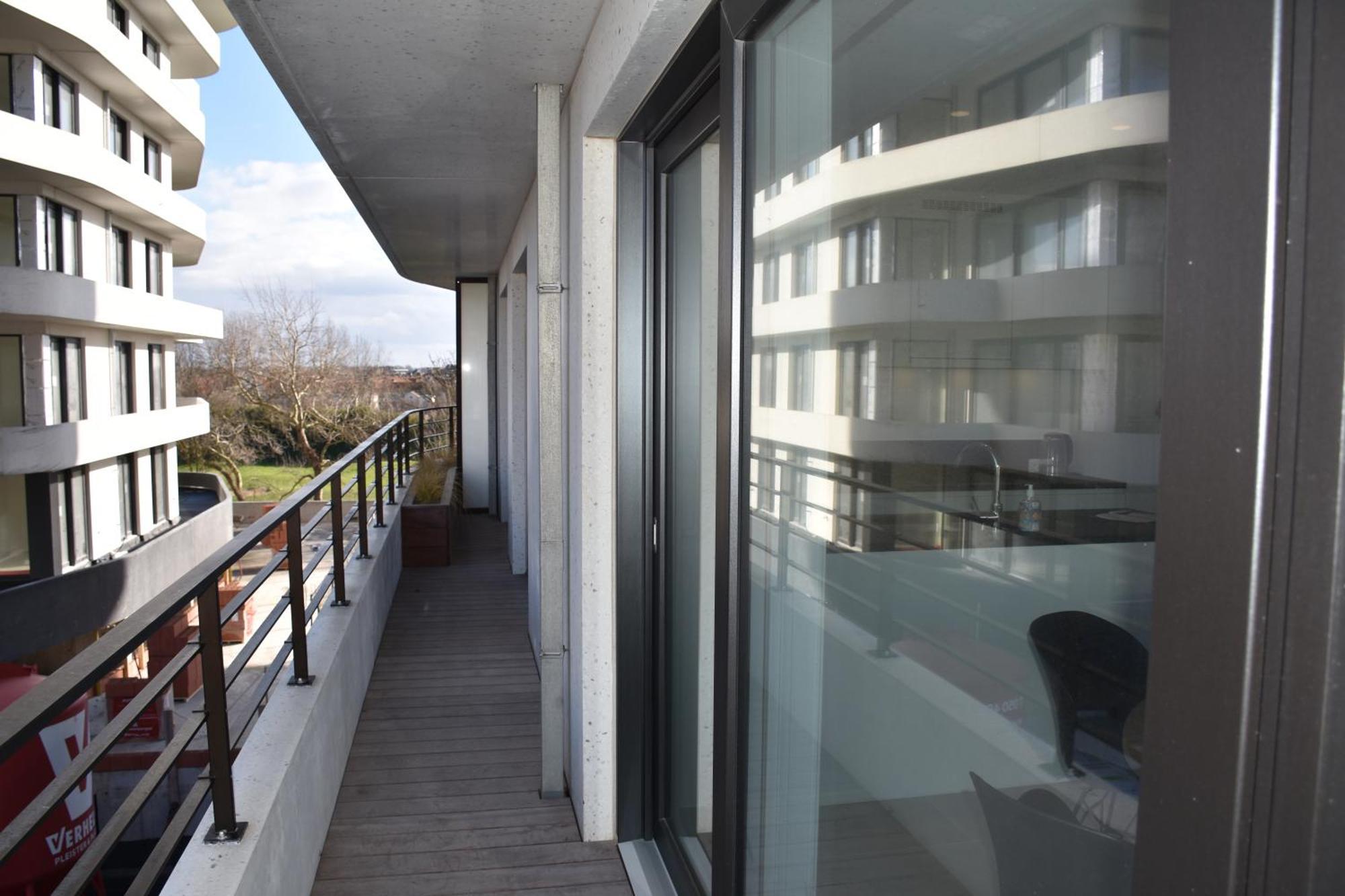 Lichtrijk 2-Slaapkamerappartement Met Zeezicht En Gratis Parking Ostenda Zewnętrze zdjęcie